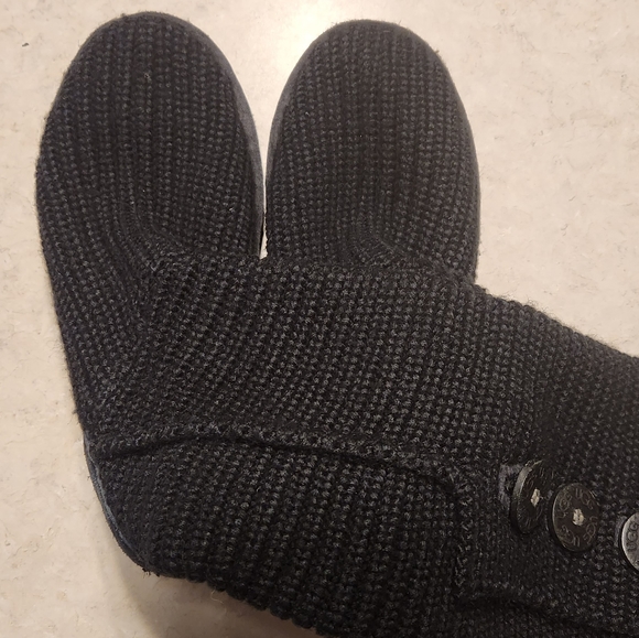 UGG Classic Cardy Knit Boots - Picture 7 of 9
